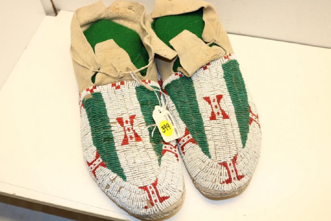 Sioux moccasins (1 of 2)
