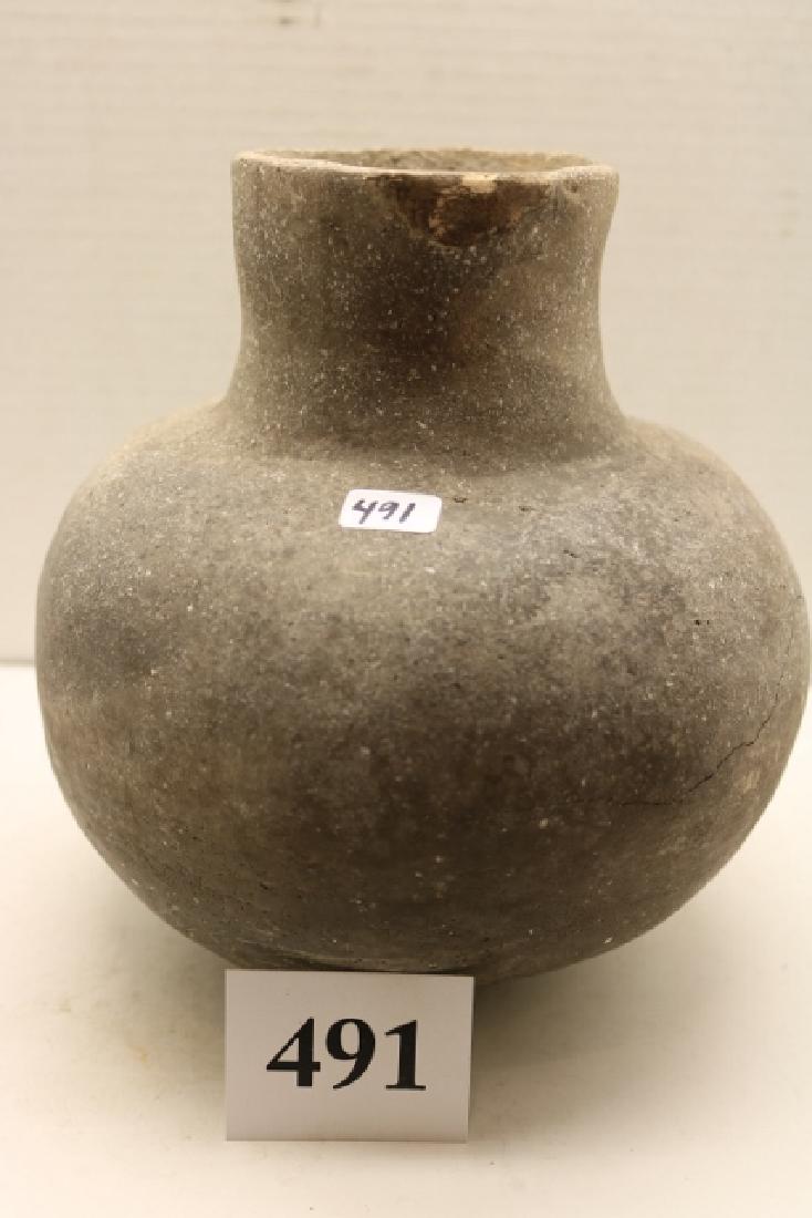 Mississippian pottery water bottle (1 of 3)