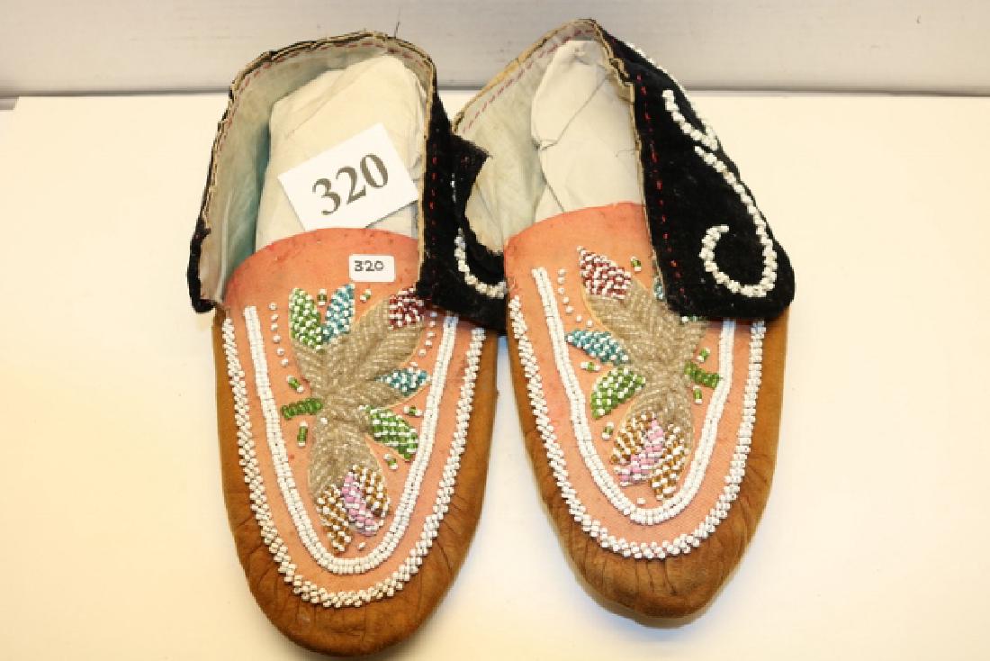 Men’s Beaded Moccasins (1 of 1)