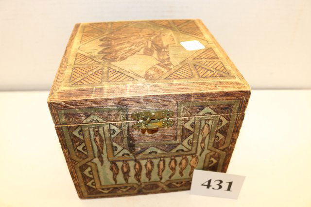 Tramp Art Pyro Burned Man’s Collar Box (1 of 2)