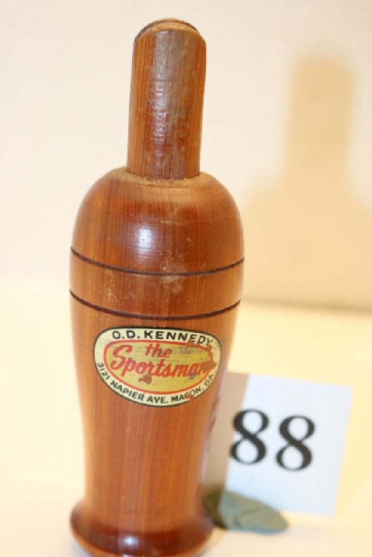 cedar barrel/stopper tongue pincher style crow call (1 of 2)