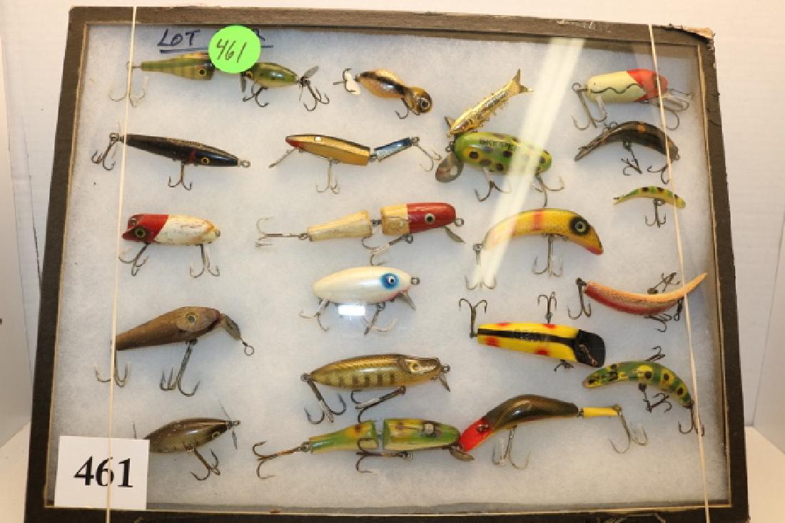 22 vintage fishing lures (1 of 4)