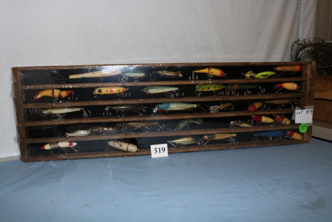 31 vintage fishing lures (1 of 6)
