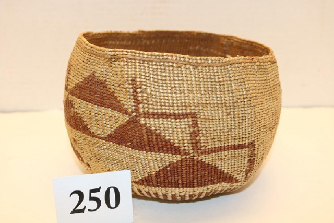 Hupa Basket (1 of 1)