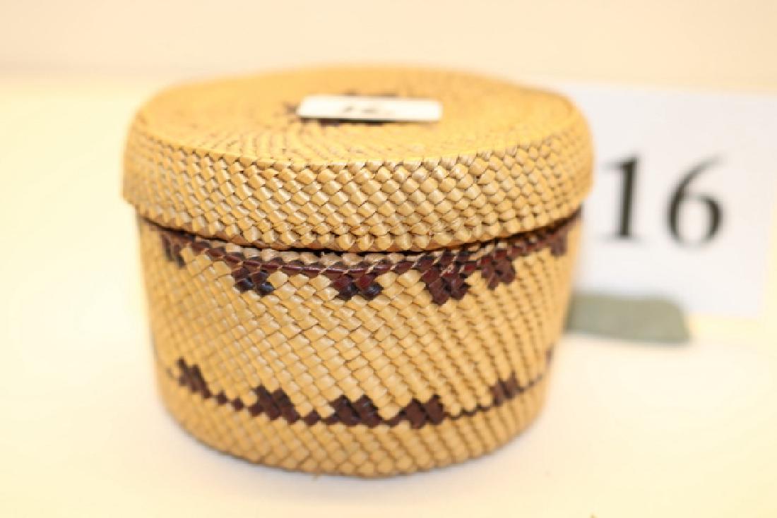 Lidded Nootka Basket (1 of 2)
