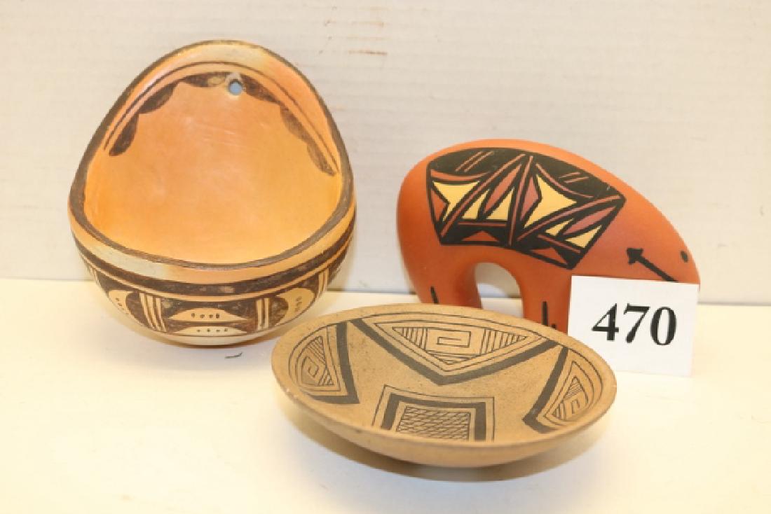 3 Hopi Pottery Items: Bear Effigy (1 of 2)