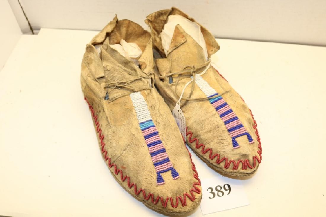 Pair Crow Bead Decorated Childs Moccasins (1 of 3)