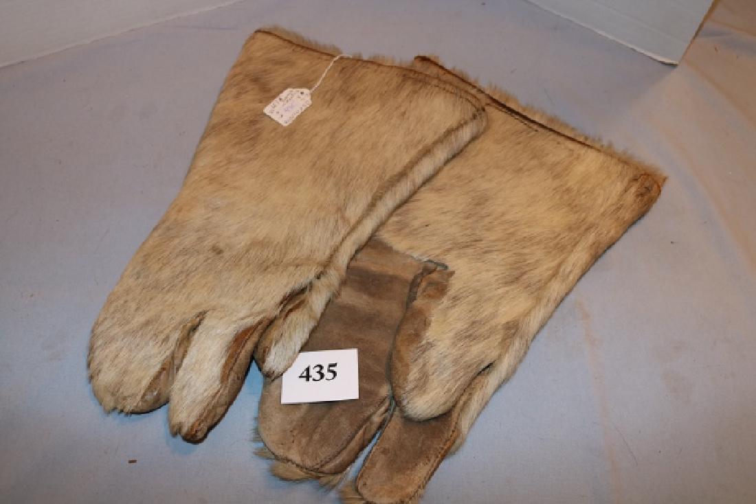 Pair Hide Mittens (1 of 3)