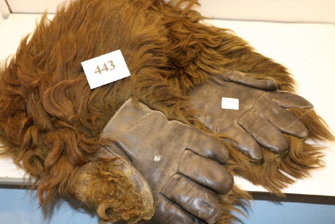 Pair Bear Hide Gloves (1 of 2)