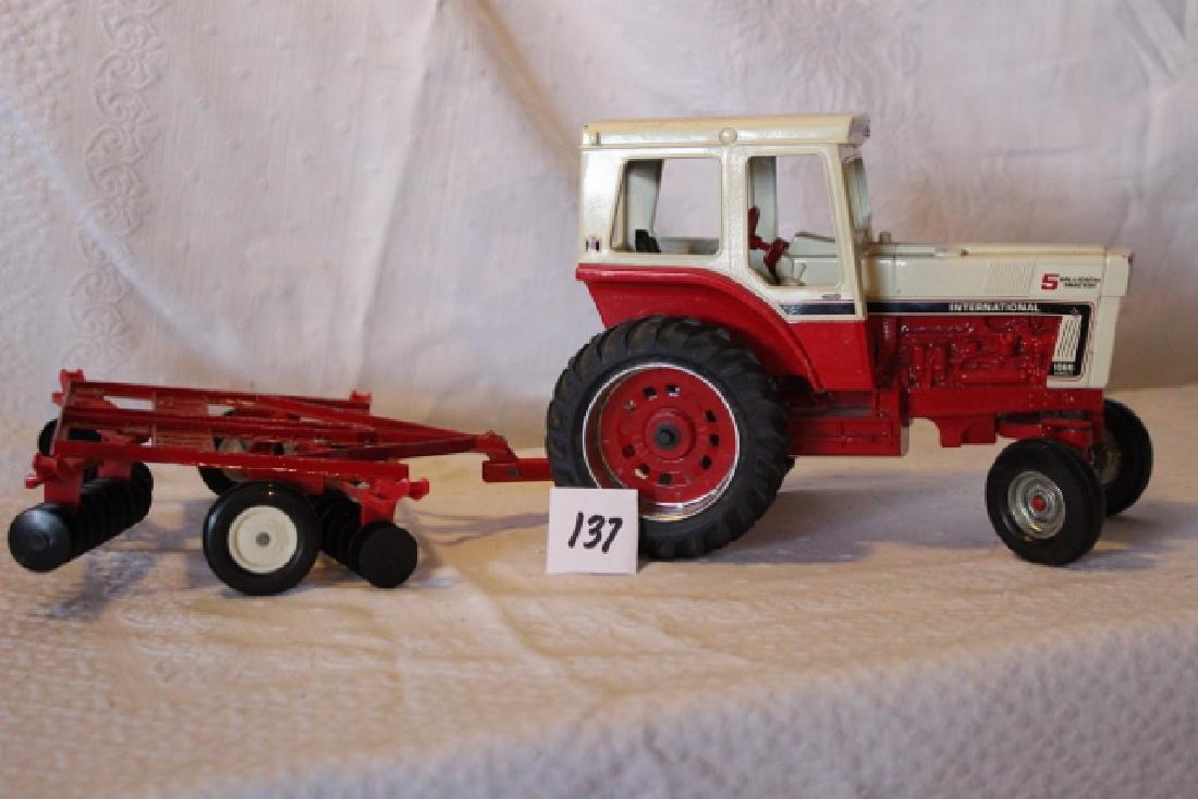 International tractor & Disc 5 millionth 1066 (1 of 1)