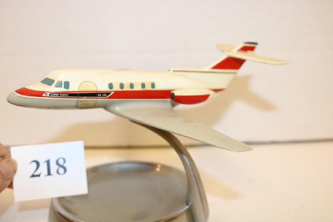 11S 125 Hawker Sideley Model Ashtray (1 of 2)