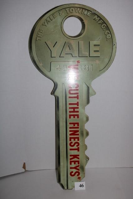 Yale Die Cut 2 Sided Metal Key Sign (1 of 4)
