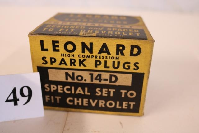 Leonard Spark Plugs: Leonard Spark Plugs, the Box is full and in great condition.