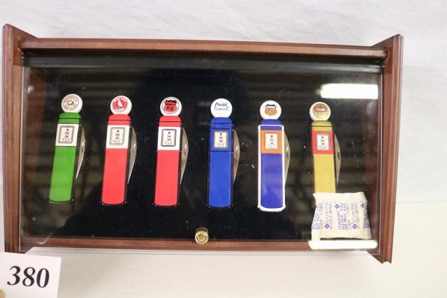 Set of Franklin Mint Gas Pump Pocket Knives: Set of Franklin Mint Gas Pump Pocket Knives In Display Case, Really nice condition, there are 6 Knives, Display Case is 13 ½” long x 7 ½” Wide x 4” Tall