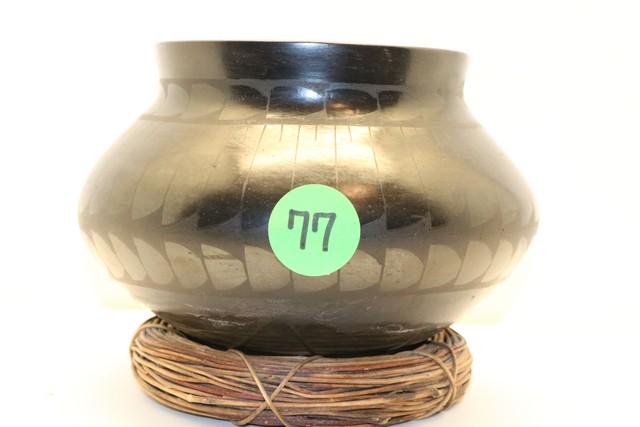 5 ½” Santa Clara Black Pot (1 of 5)