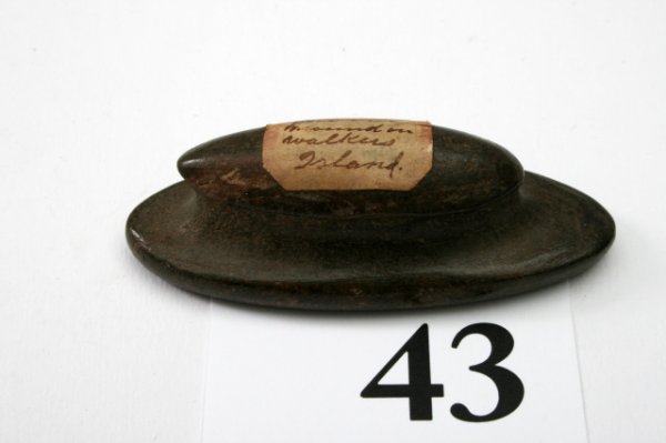 2 3/4" Hardstone Pottery Polisher?: 2 3/4" Hardstone Pottery Polisher? Old tag reads from Mound on Walkers Island (Rare)