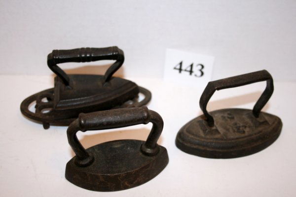 Children's Irons & Trivit: Children's Cast Iron Irons & Trivit – 4 pcs. – excellent
