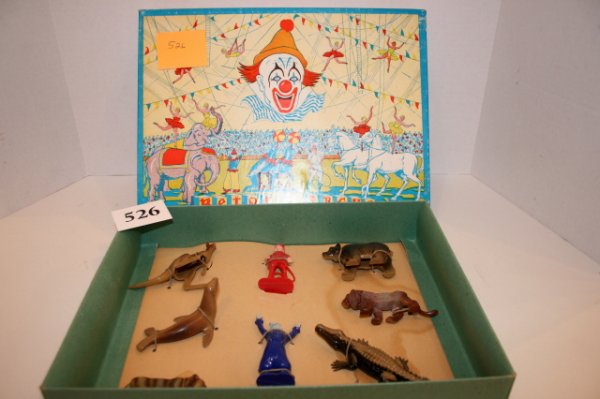 Beton Circus: Beton Circus -Clown Ring Master, seal, kangaroo, bear, lion, tiger, alligator – 8pc. MIB