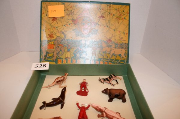 Beton Circus: Beton Circus – Kangaroo, Zebra, Bear, Seal, Lion, Alligator, Clown, Ring master 2-250 8 pcs. MIB (Color variation)