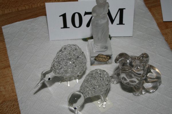 2 Birds & 2" Dog & 3" Venus: 2 Blown Coo Coo Birds & 2" Dog with original Cambridge Sticker & 3" Venus De Milo Statue with Bohemia Crystal Label