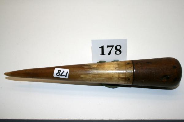 Scrimshawed Horn and Wood Tool: 9 1/4" Scrimshawed Decorated Horn and Wood "Marlin Spike"? Tool for repairing Fishing Nets and splicing rope, Nice! circa 1850