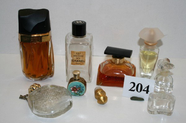 Box of Perfume Bottles: Box of Misc. Perfume Bottles – Spell Bound – Chanel #5 – Knowing – Dazzling Gold – White Linen – glass in brass frame