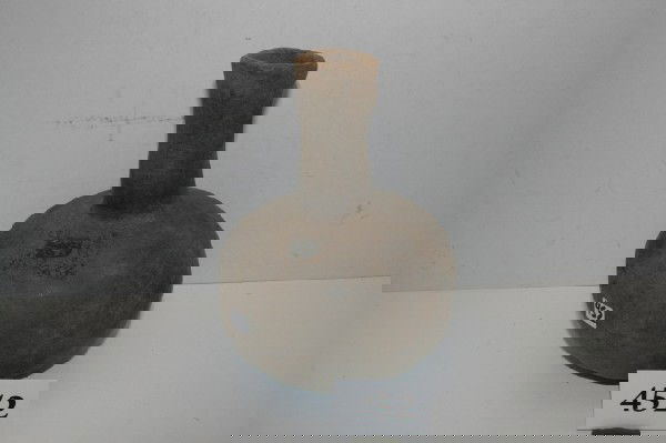 Mississippian Water Bottle: 5 3/4" x 7 3/4" Long Neck Mississippian Water Bottle, solid