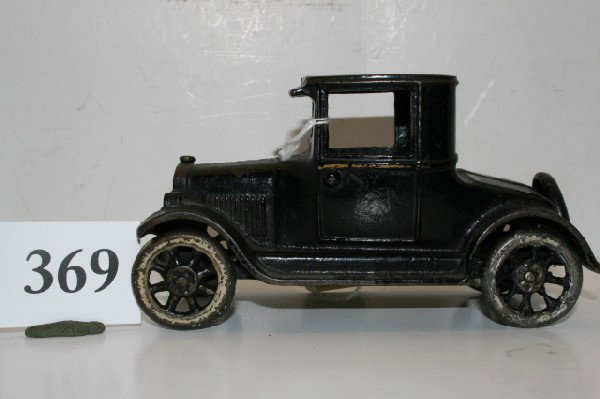Arcade Chevrolet Utility Coupe: Arcade Chevrolet Utility Coupe 1925 – no grill – ex. Paint – 7"