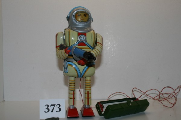 Shooting Robot: Shooting Robot B/O Contempory Production – working- 9 1/2"