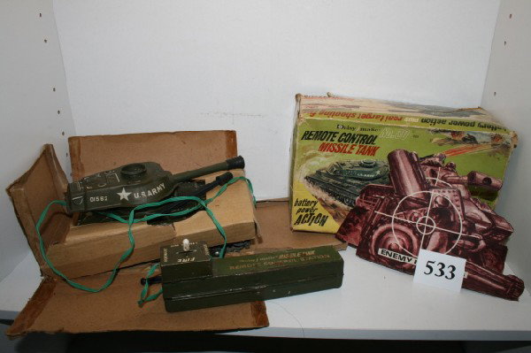 Remote Control Missile Tank: Daisy Remote Control Missile Tank with 2 Targets & 2 Darts – untested – ex. Condition