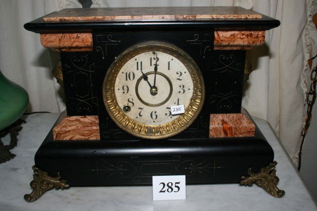 Seth Thomas mantle Clock: 15" Seth Thomas mantle Clock – Black & Marble Grained Case – 8 Day