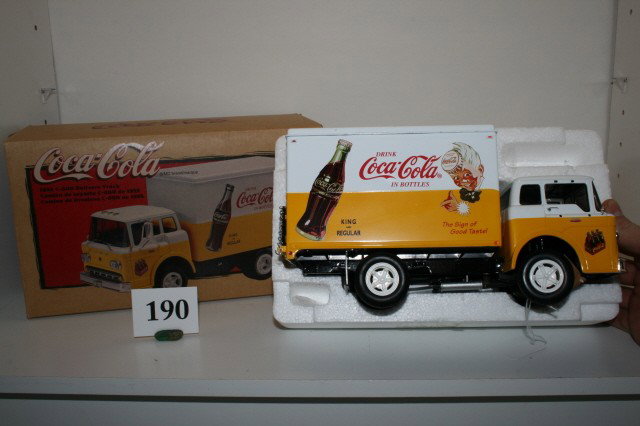 Coca-Cola Delivery Truck: Coca-Cola 1958 Ford Delivery Truck 1/25th scale in original box
