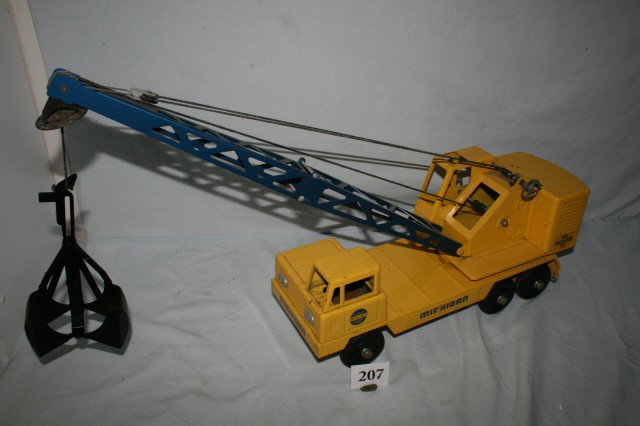 Ny-Lint Michigan Crane: Ny-Lint Michigan Crane Model T-24 28" long (nice original paint and decals with minor scuffs)