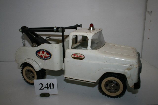 Tonka Wrecker Truck: Tonka Wrecker Truck 12 1/2" long (good original paint, minor scuffs and rust)
