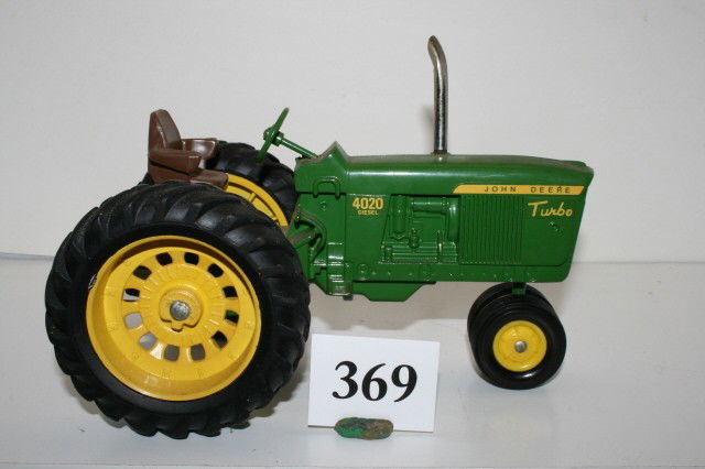John Deere tractor: John Deere 4020 Narrow Front Diesel modified Die-Cast 1/16th scale