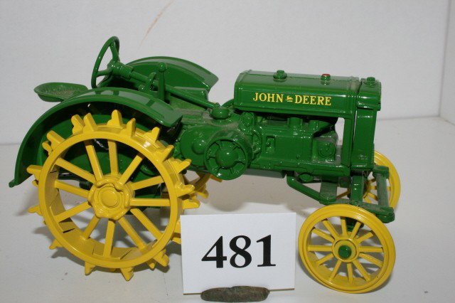 John Deere D: John Deere D All Metal 1/16th scale (nice original paint)