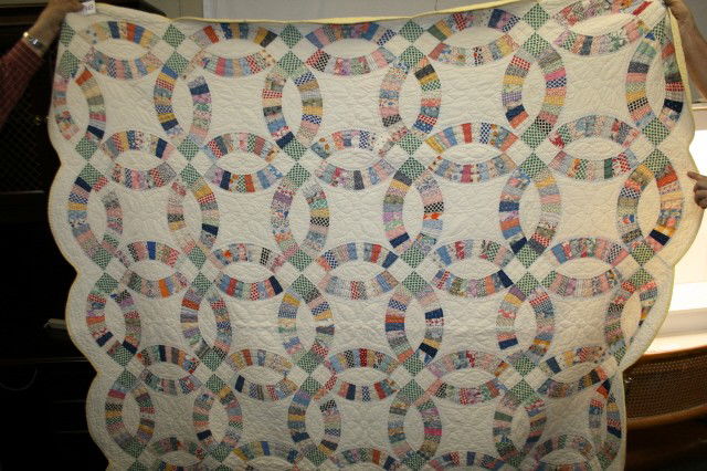 Double Wedding Ring Quilt: 76" x 76" Double Wedding Ring Quilt – Hand Sewn