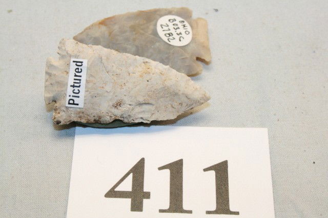 2 Ohio Micro- Notch Points: 2 Ohio Micro- Notch Points – Largest 1 ¾" – Both pictured Who's Who #9 page 65