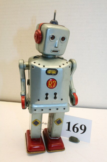 B.O. R7 Walking Robot: B.O. R7 Walking Robot 7 ½” – missing remote (Pristine)