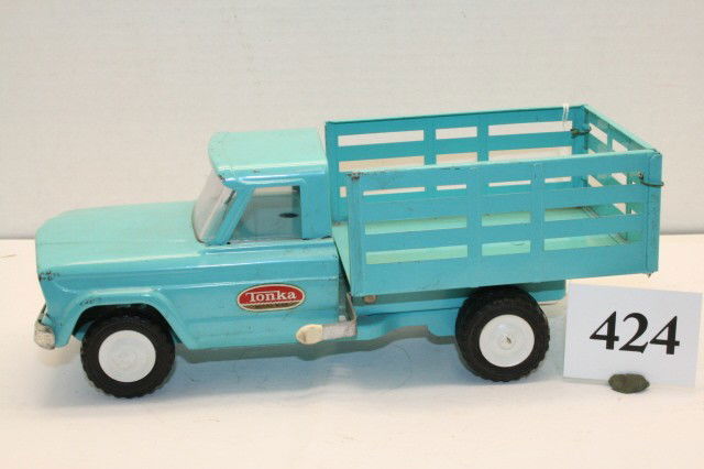 Tonka Farm Truck: Tonka Farm Truck – Tilt Bed – 9 ½” (EXC)