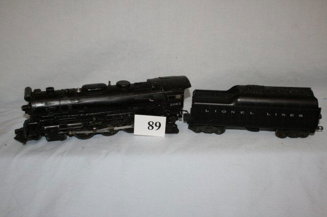 Lionel 2065 with Tender: Lionel 2065 with Tender – Minor wear & tear - some chipped paint