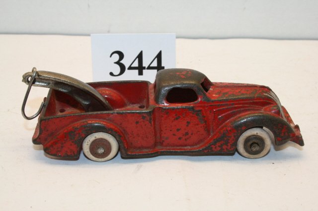 Hubley Cast Iron Wrecker: Hubley Cast Iron Wrecker – 6” long