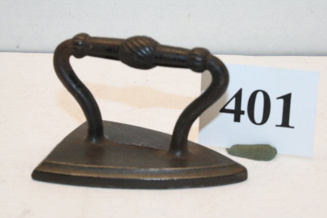 Child’s Cast Iron Iron: Unusual Child’s Cast Iron Iron