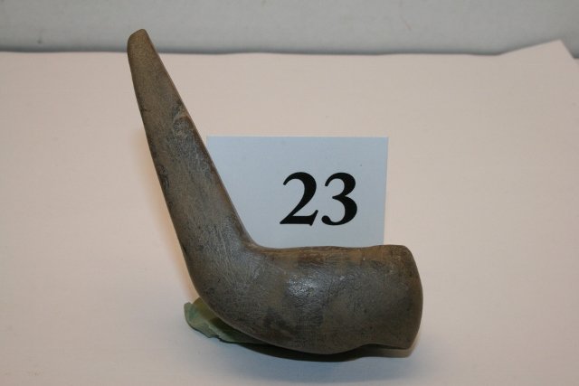 Geniculate Bannerstone: 4 ¼” Banded Slate Geniculate Bannerstone – broken through hole by Indian, grooved at end to salvage, Summit Co. Ohio (Nice!)