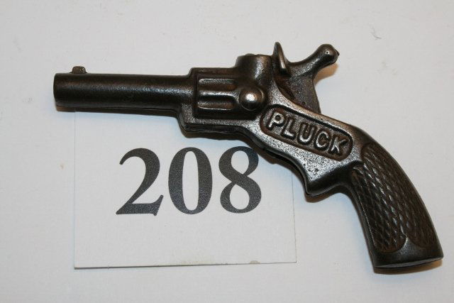 Cast Iron “Pluck” by Stevens: 3 ¾” Cast Iron “Pluck” by Stevens in 1925 – very good shape