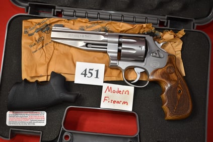 (X) Smith & Wesson Model 627-5 .357 mag, 8 times revolver