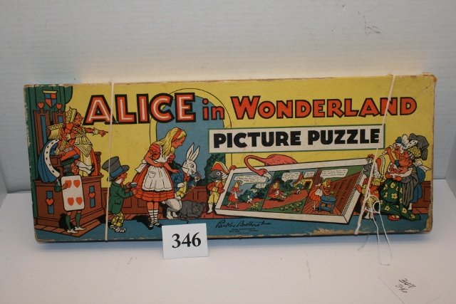 Alice in wonderland picture puzzle: Alice in wonderland picture puzzle by Parker Bros. complete (?)