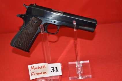 (X) Colt Government Model 1911 .45 acp pistol