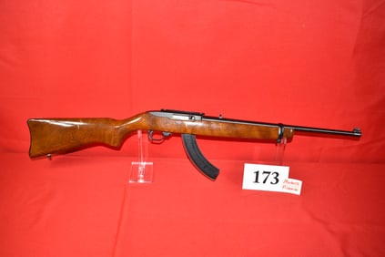 (X) Ruger 10/22 Carbine .22 LR Rifle