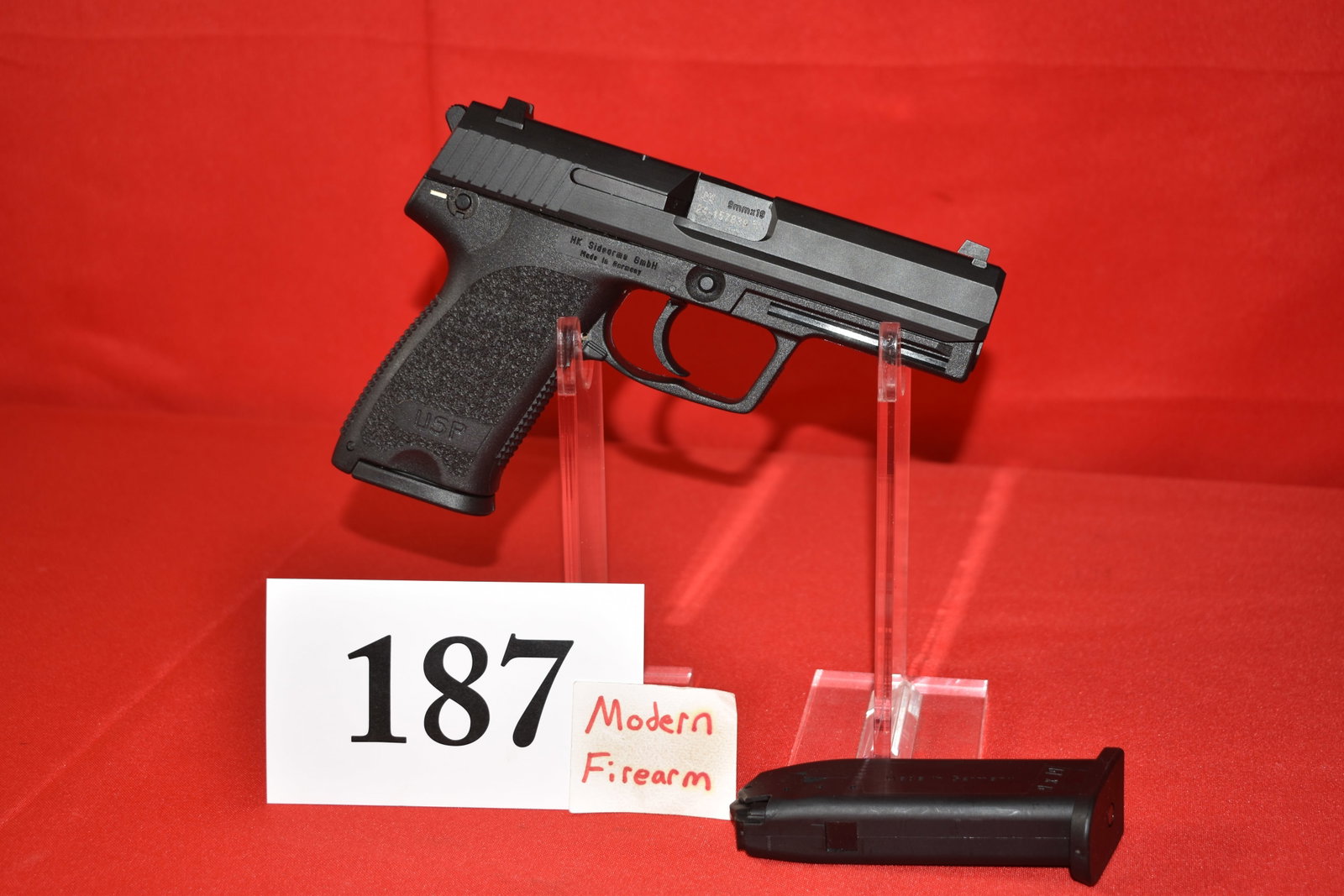 (X) H & K HK USP 9mm Pistol: (X) H & K HK USP 9mm Pistol, SN# 24-157839, 2 mags, appears new, no box